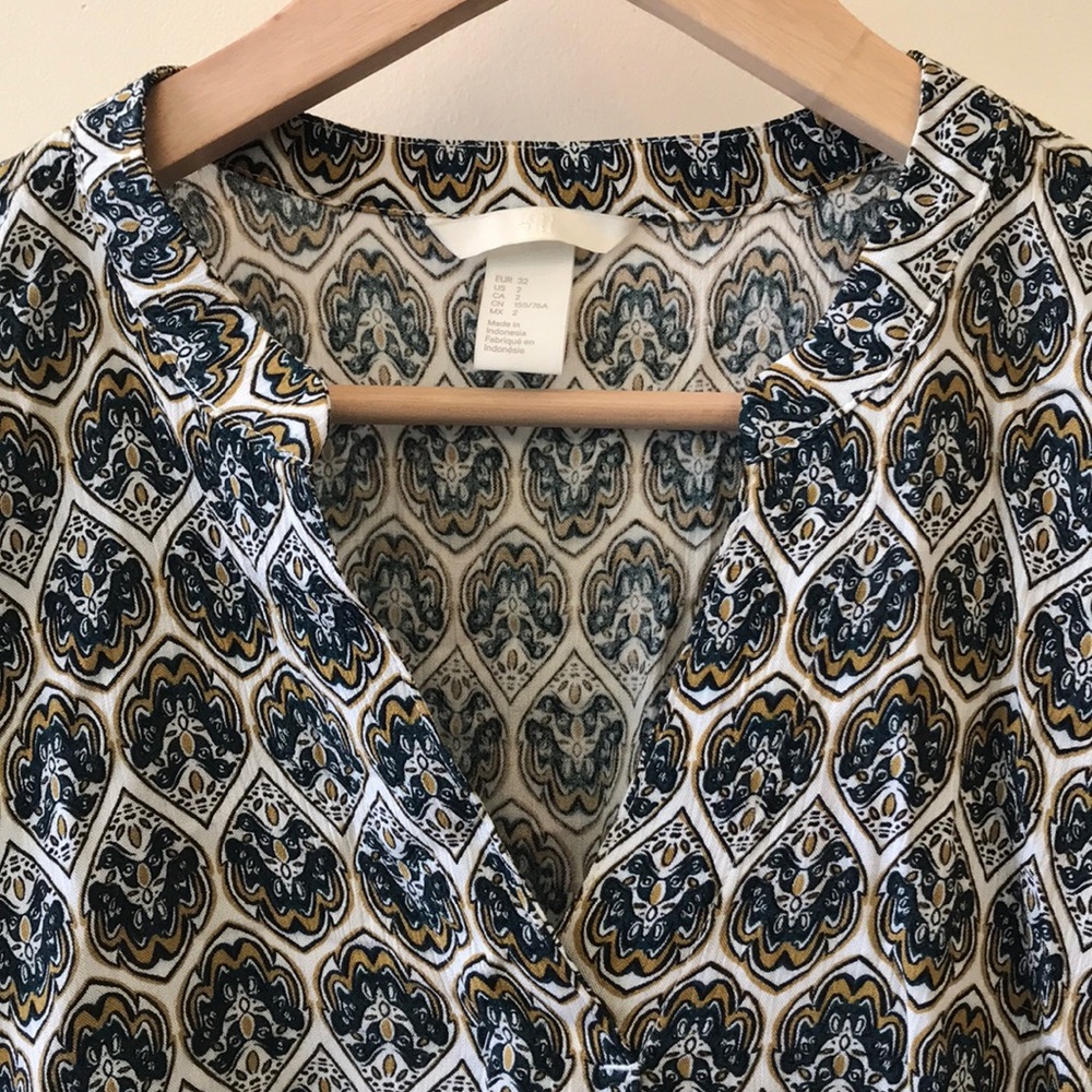 Patterned Top - Picture 3 of 5